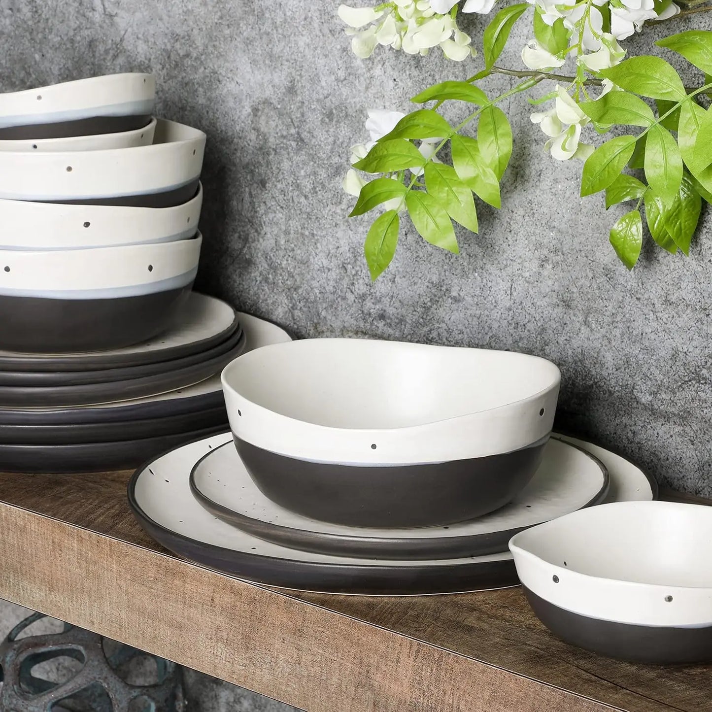 Rhinebeck Dinnerware Set for 4 (16-Piece) – Double Bowl Design, Modern White & Black Stoneware